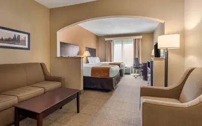 Comfort Suites near Route 66