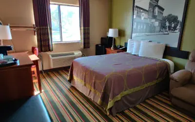 Super 8 by Wyndham Champaign