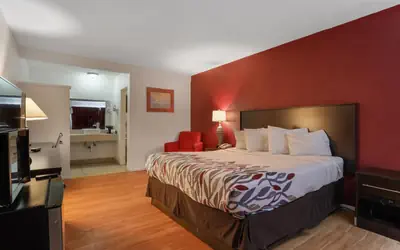 Red Roof Inn Needles