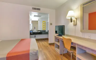 Super 8 by Wyndham Santa Rosa North