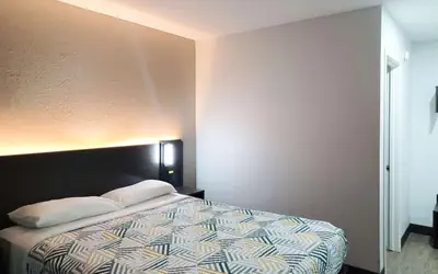 Motel 6-Fresno, CA - Blackstone North