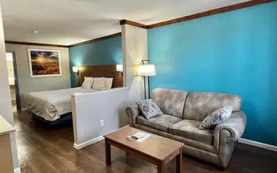 Days Inn by Wyndham Suites Fredericksburg