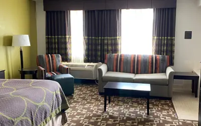 Super 8 by Wyndham Independence IA