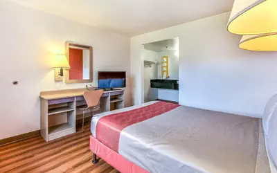 Motel 6-Salinas, CA - North Monterey Area