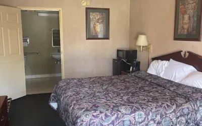 OYO Hotel East Macon I-75