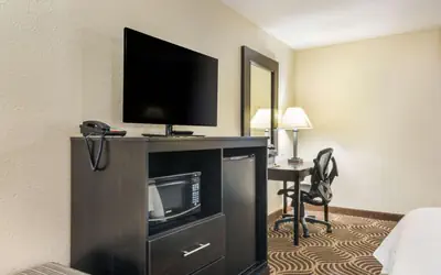 Quality Inn & Suites Florence - Cincinnati South