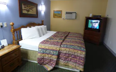 Coronada Inn & Suites