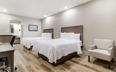 Red Roof Inn PLUS + Galveston - Beachfront