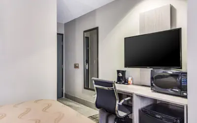 Quality Inn & Suites Grove City-Outlet Mall