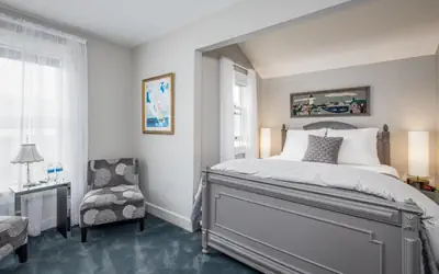 Nantucket Whale Inn, Half Moon Bay