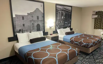 Super 8 by Wyndham San Antonio Downtown NE