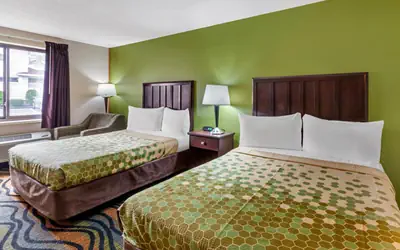 Econo Lodge Inn & Suites Oconto