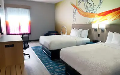 La Quinta Inn & Suites by Wyndham San Antonio Seaworld LAFB