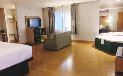 Days Inn by Wyndham Osage Beach Lake of the Ozarks