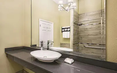 La Quinta by Wyndham Laredo Airport