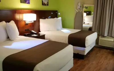 Days Inn by Wyndham Thornton