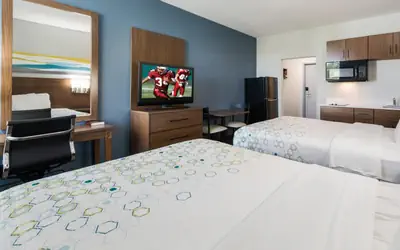 HomeTowne Studios by Red Roof Newport News - Hampton West