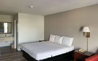 Motel 6 Marianna, FL