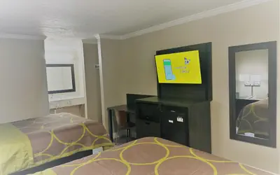 Super 8 by Wyndham Picayune