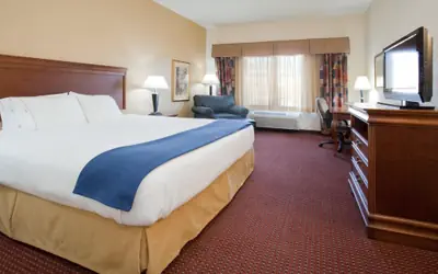 Holiday Inn Express Airport East by IHG