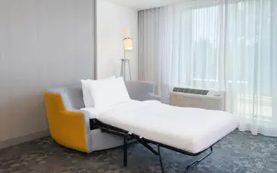 Courtyard by Marriott Atlanta Alpharetta/Avalon Area