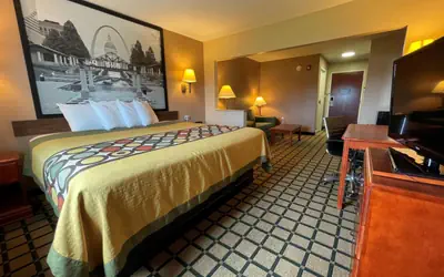 Super 8 by Wyndham Rolla