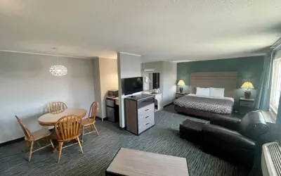 Countryside Inn & Suites Omaha East-Council Bluffs IA
