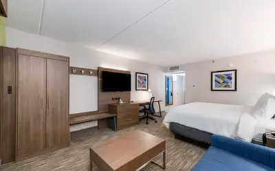 Holiday Inn Express Naperville by IHG