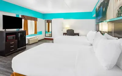 Days Inn by Wyndham Livonia Canton Detroit