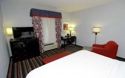 Hampton Inn & Suites Albany at Albany Mall