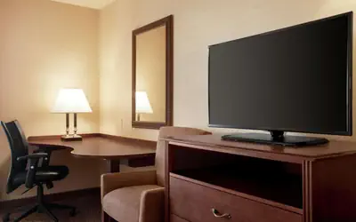 Hampton Inn & Suites West Bend