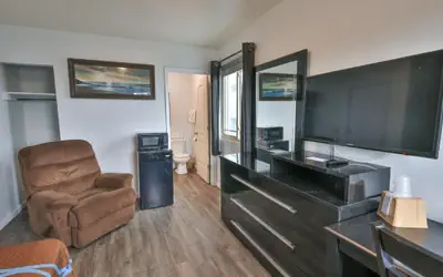 Driftwood Beach Motel