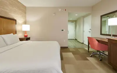 Hampton Inn & Suites Oahu Kapolei - FREE Parking - No Resort Fee