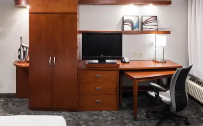 Courtyard by Marriott Miami at Dolphin Mall