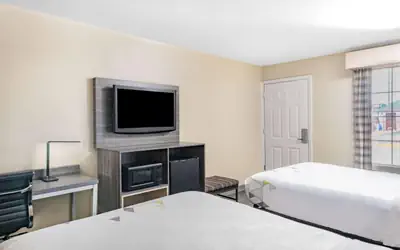 Baymont by Wyndham Commerce GA Near Tanger Outlets Mall