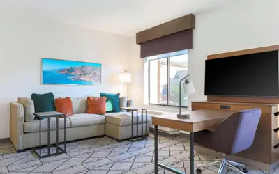 Hampton Inn & Suites Windsor-Sonoma Wine Country