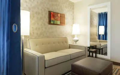 Home2 Suites by Hilton Milwaukee Airport