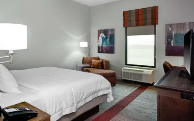 Hampton Inn & Suites Pittsburg Kansas Crossing Casino near Pitt State Univ