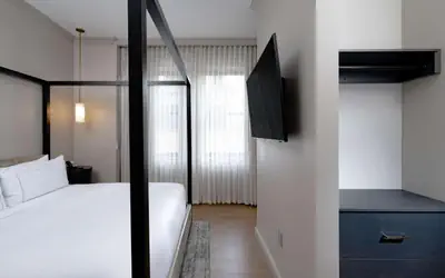 Hotel Fort Des Moines, Curio Collection By Hilton