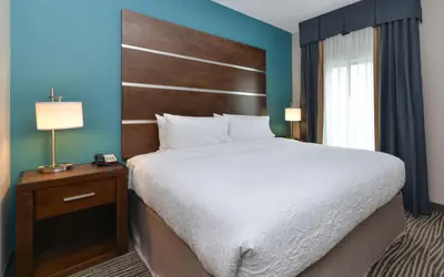 Hampton Inn & Suites Des Moines Downtown