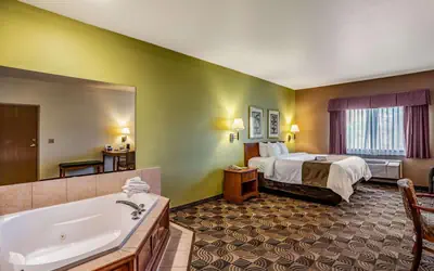 Quality Inn & Suites Hannibal West