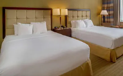 DoubleTree by Hilton St. Louis at Westport