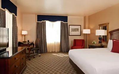 Hotel Roanoke & Conference Center, Curio Collection by Hilton