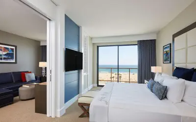 The Waterfront Beach Resort, A Hilton Hotel