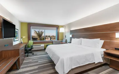Holiday Inn Express & Suites Lake Havasu - London Bridge by IHG
