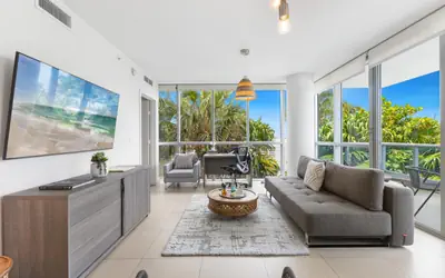 Dharma Home Suites Miami Beach at Monte Carlo