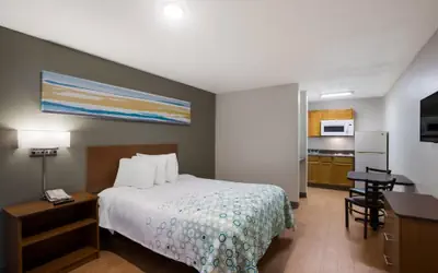 HomeTowne Studios by Red Roof Covington, GA