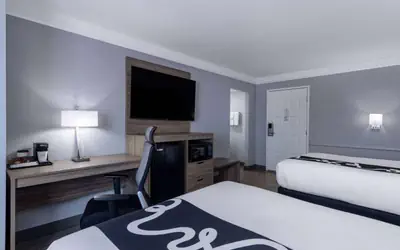 La Quinta Inn by Wyndham Kansas City Lenexa