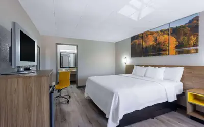 Days Inn by Wyndham Lincolnton