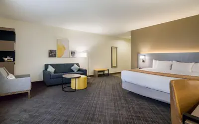 Comfort Inn & Suites Victoria North